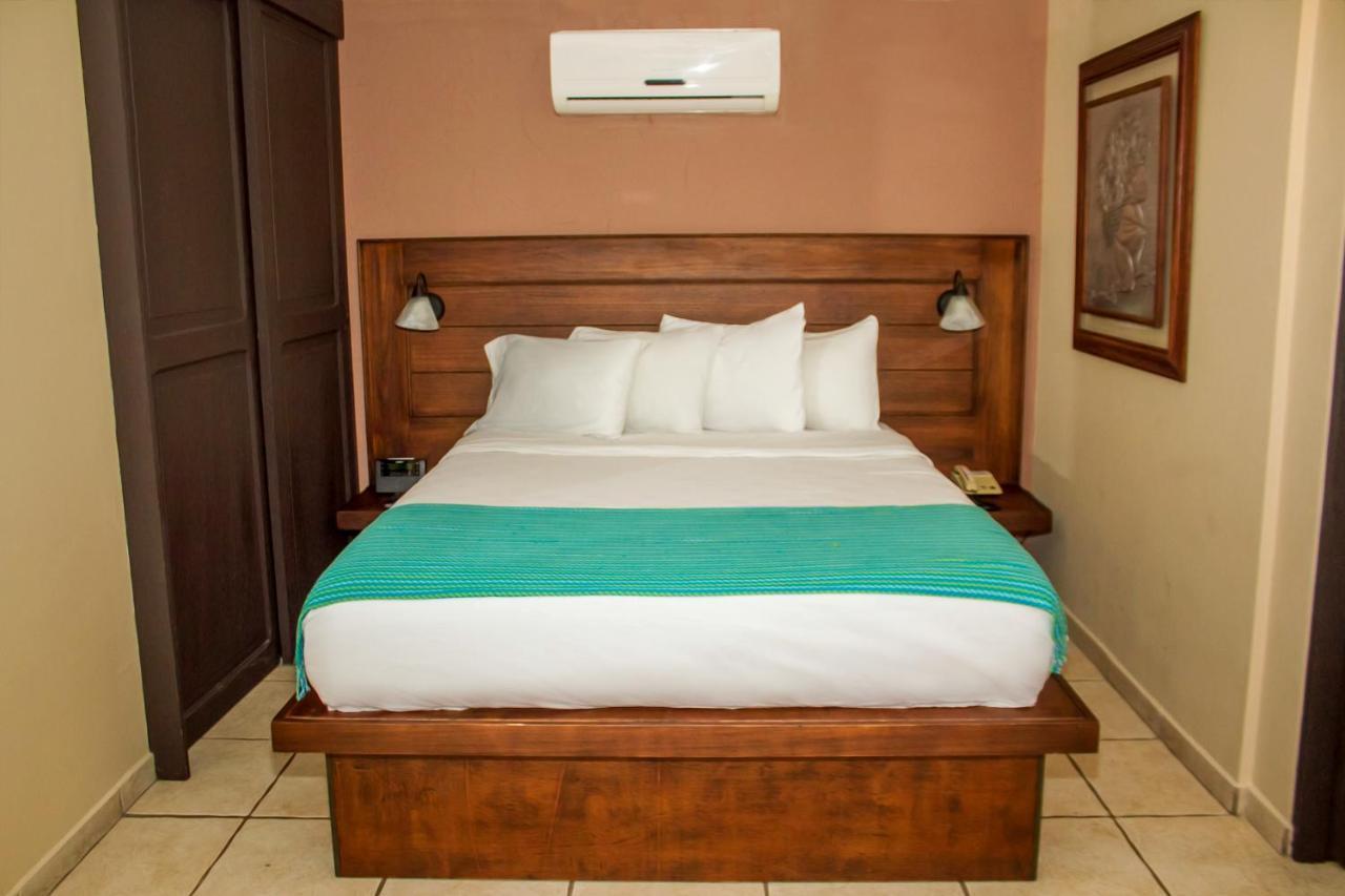 La Riviera Hotel San Antonio De Belen Екстер'єр фото