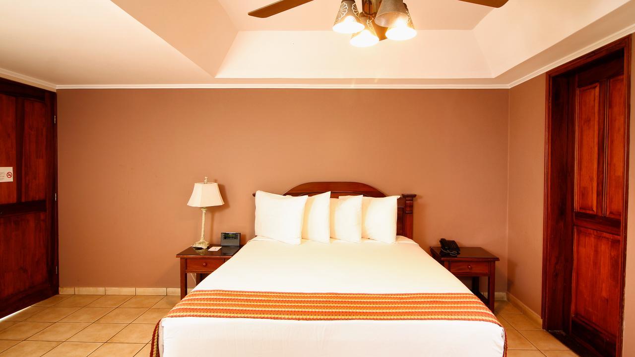 La Riviera Hotel San Antonio De Belen Екстер'єр фото